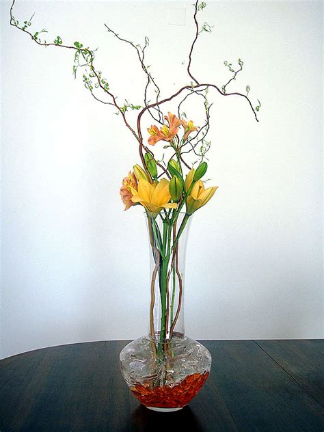 Flower Pictures: Lily flower arrangements