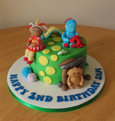 In the Night Garden cake with Upsy Daisy, Iggle Piggle and Makka Pakka. | Cake, 1st birthday ...