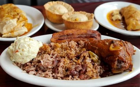 Best Place to Eat in Placencia Belize: Omar's Creole Grub