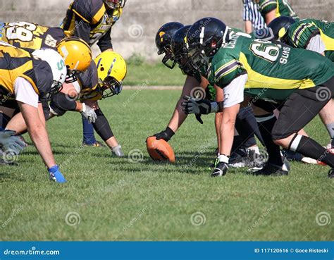 American Football Players on the Scrimmage Line Editorial Photo - Image of player, playing ...