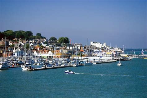 Cowes - Things to Do Near Me | AboutBritain.com