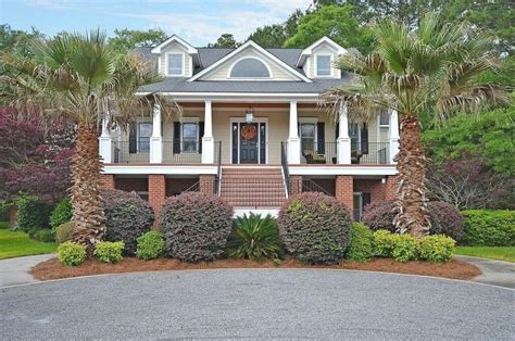 Summerville, SC Homes For Sale | Summerville, Real estate buyers, Real estate marketing tools