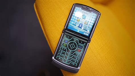 Motorola Razr 5G review - TECHOBIG