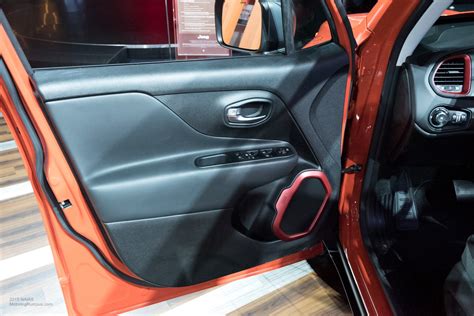 2015 NAIAS Jeep Renegade Trailhawk Interior - Motoring Rumpus