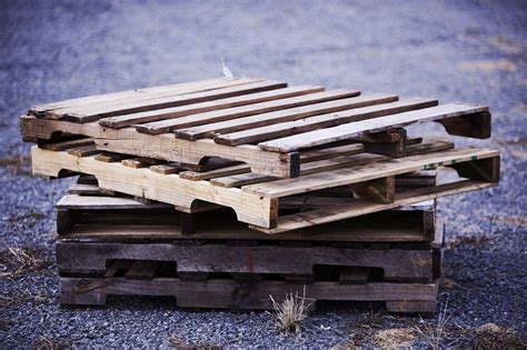 Finding Wood Pallets for DIY Projects