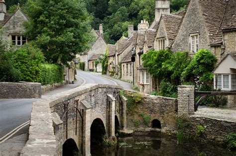 Castle Combe, Cotswolds Village - Englandcast