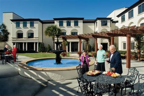 Best Retirement Communities in the U.S. - Luxury Living for Seniors | Cheapism.com