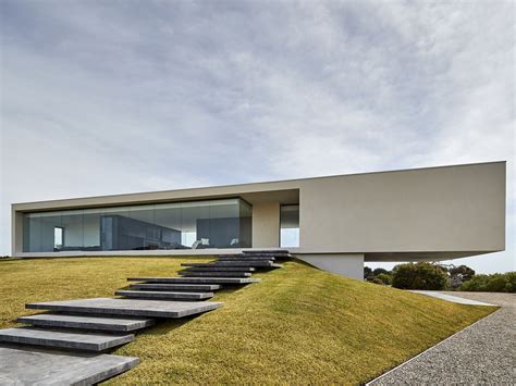 Spectacular views in a minimalist cantilevered home | Architecture & Design