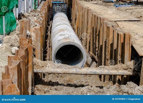 Install Concrete Sewer Pipe Stock Photography - Image: 34705802