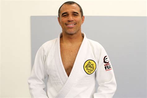 Learn from Royler Gracie a Jiu-Jitsu self-defense technique and feel ...