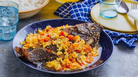 Sarciadong Tilapia Recipe - Easy Fried Fish | MAGGI®