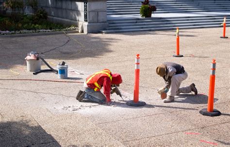 Epoxy or Polyurethane – Which Is Better For Concrete Floor Repair?