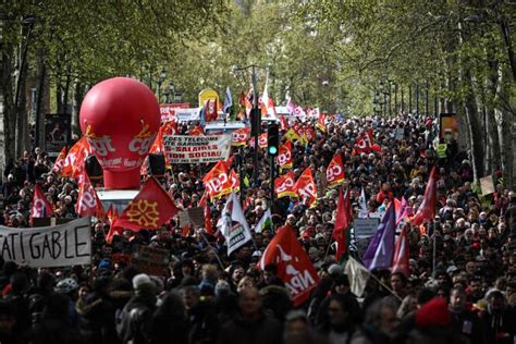 French pension reform: New day of protests ahead of crucial court ruling