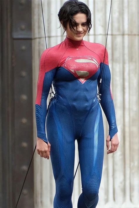 First look at Sasha Calle as Supergirl on the set of The Flash - DCEU: DC extended universe ...