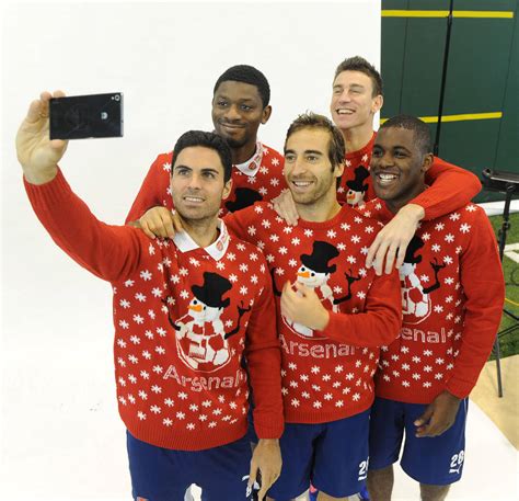 Take a Christmas jumper selfie | News | Junior Gunners | Arsenal.com