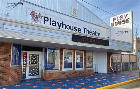 Playhouse Theatre reopens with free showing Christmas Day | Grant County News