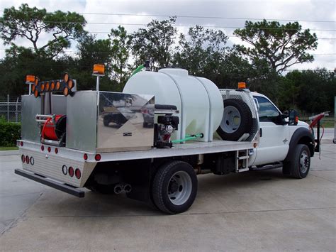 CCI - Roadside Spray Truck with Chemical Injection | 1100 Series