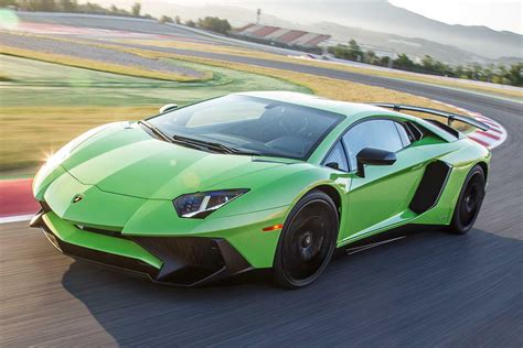 How many cars did Lamborghini sell in 2015? A record-breaking number ...