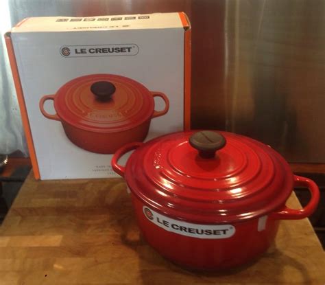 Le Creuset - Red 2.75-Quart (20cm) Round Dutch Oven New in Box - Enamel ...