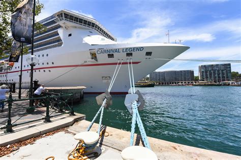 BREAKING: Two Carnival Cruise Ships Collide in Mexico - Eye of the Flyer