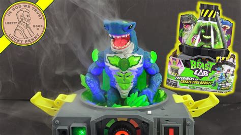 Beast Lab Unleash Havoc Hammerhead or Mayhem Megashark Action Figures - Super Cool Bio Mist ...