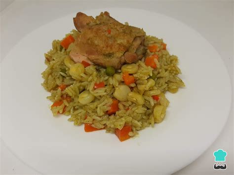 Arroz con pollo peruano - Receta FÁCIL