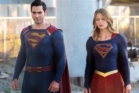 'Supergirl' and Superman Save the Day in First Season 2 Clip