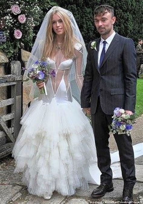 11 Worst Wedding Dresses Of All Time | Page 2 of 11 | FPN