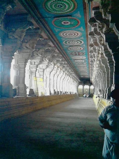 Inside of Rameshwaram Temple | Veethi