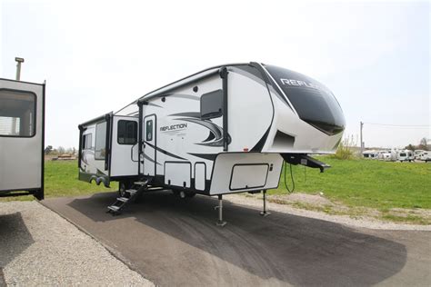 New Fifth Wheels - Airstreams | Campers London | Travel Trailers for sale