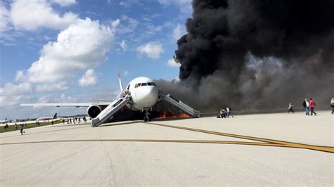 Over 20 Hurt When Plane Catches Fire at Fort Lauderdale Airport - ABC News