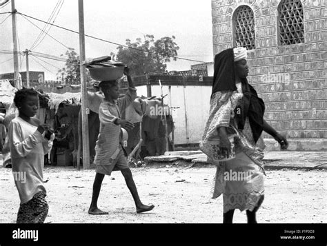 Inside Timbuktu city, Mali Stock Photo - Alamy