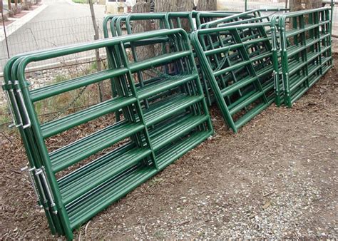 Galvanized Livestock Fence Panels , Heavy Duty Cattle Gates Customized Size