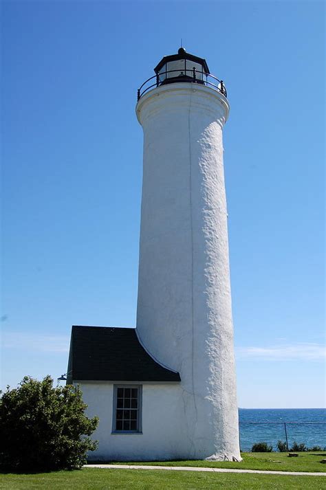 Tibbet's Point Lighthouse #2 Photograph by Linda Rae Cuthbertson - Fine Art America