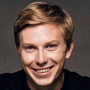 Tom Foolery - Age, Family, Bio | Famous Birthdays