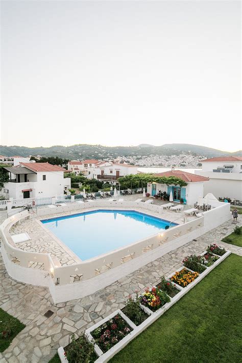 Sunrise Village Pool: Pictures & Reviews - Tripadvisor