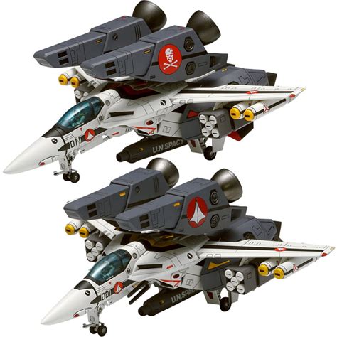 Macross VF-1S/A Super Valkyrie Fighter 1:100 Scale Model Kit