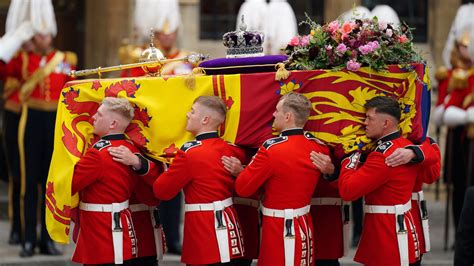 'Flawless': State funeral pallbearers praised for their service to the Queen | ITV News