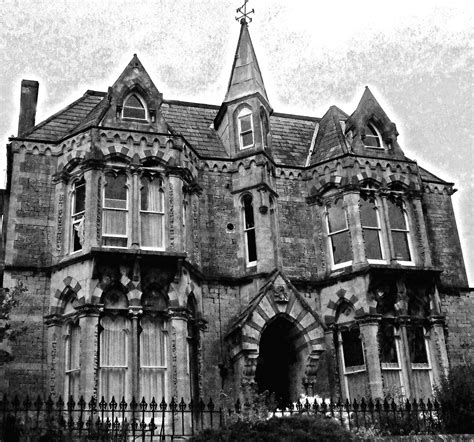 Gothic house - a photo on Flickriver