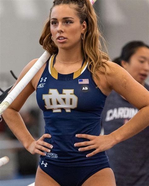 Meet new college pole vault stunner following in footsteps of world's ...