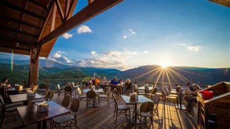 Top 6 Gatlinburg Restaurants with the Best Views