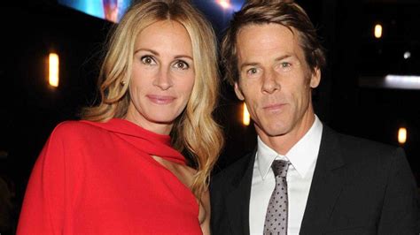 Julia Roberts and Danny Moder's 17-year-old twins look so different in ...