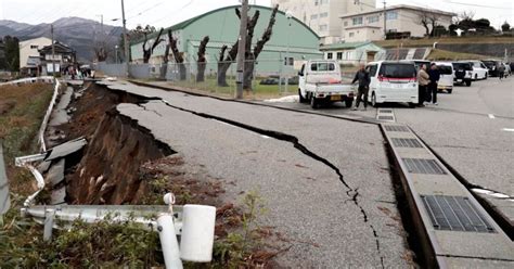 Japan's Terrifying New Year's Day: Earthquakes Strike, Tsunami Alert ...