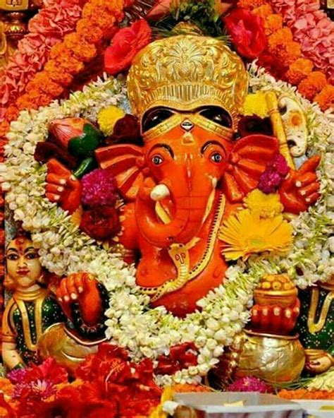 Shri Siddhivinayak Ganesh | Ganesha, Shri ganesh images, Ganesha pictures