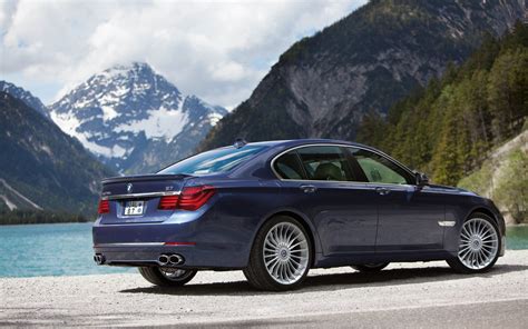 Alpina B7 2017 Vs BMW 750i 2016: Which one to buy?