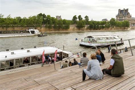 Paris: Seine River Sightseeing Cruise with 3-Course Dinner | GetYourGuide