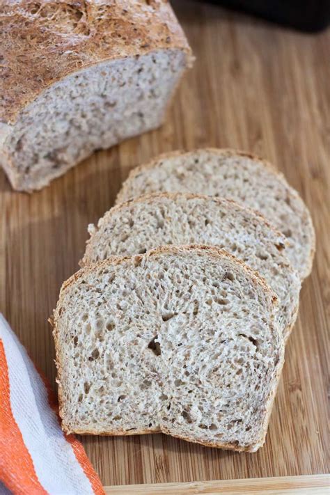 Rye Bread for the Bread Machine [Video] | Rye bread recipes, Rye bread, Light rye bread recipe