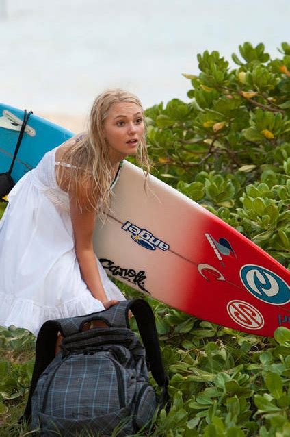 The First Poster & New Images for Soul Surfer - HeyUGuys