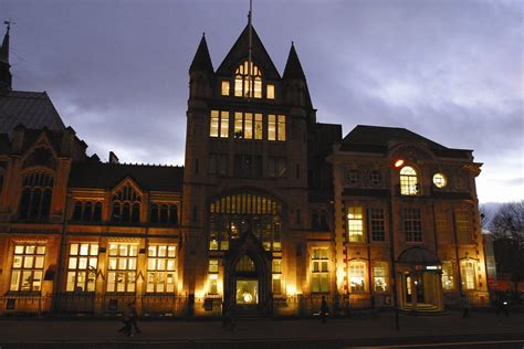 The Manchester Museum - exterior view | DCMS/Wolfson Museums… | Flickr