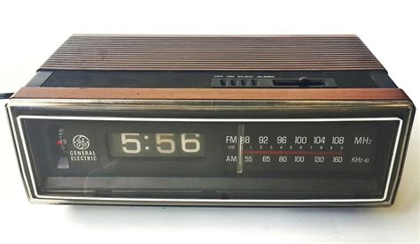 Vintage General Electric Digital Flip Alarm Clock Radio AM/FM 7-4305B -For Parts | Vintage clock ...